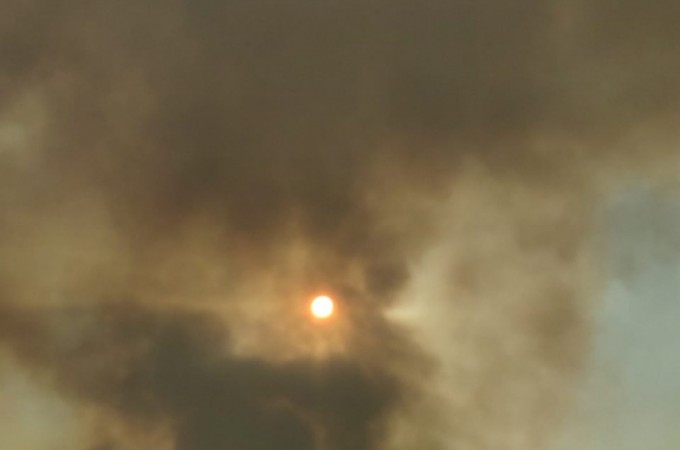 Incndio de grandes propores atinge rea rural em Tabatinga