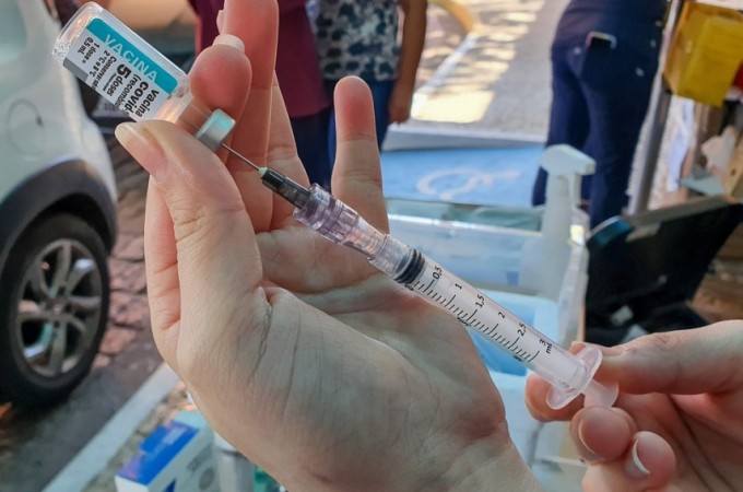 Covid-19: Ibitinga vacina pessoas com mais de 22 anos