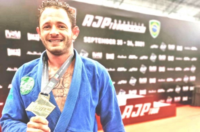 Jiu-Jitsu: Atletas de Ibitinga conquistaram medalhas em Braslia