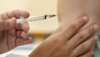 vacina-contra-gripe-esta-sendo-aplicada-para-todos-os-publicos