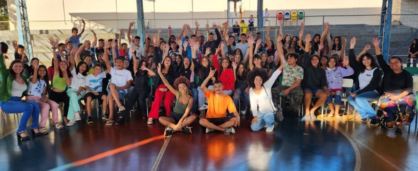 escola-da-vila-maria-recebeu-competicao-de-poesia-falada