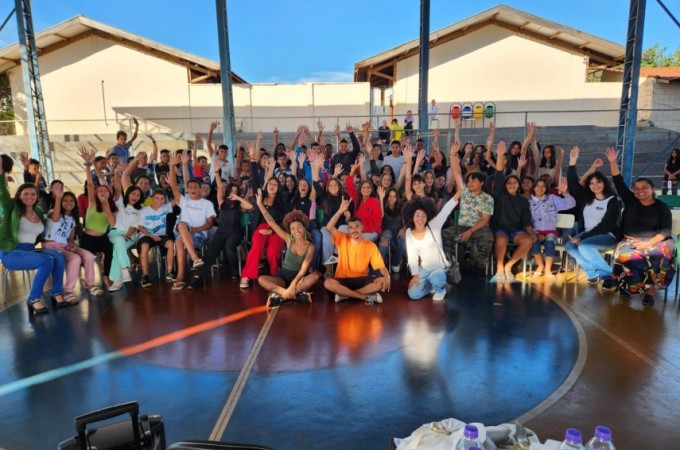 Escola da Vila Maria recebeu competio de 'poesia falada'