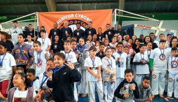 copinha-regional-de-capoeira-reuniu-120-atletas-no-nicolao