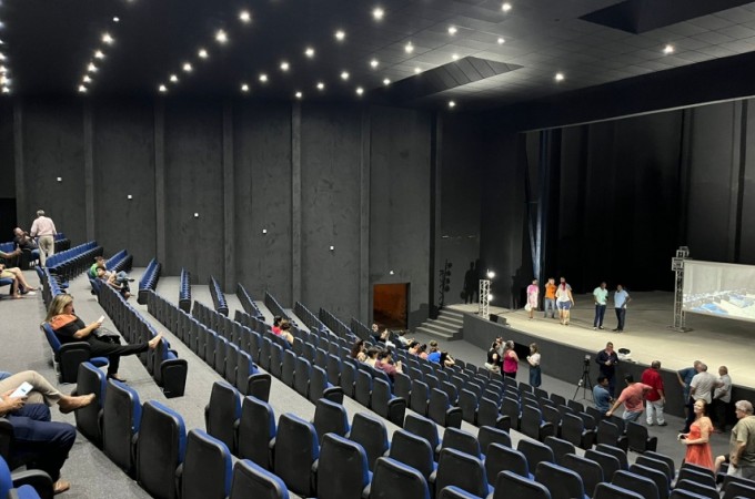 Teatro  aberto para visitao pela 1 vez