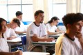 Sancionada lei que probe uso de celulares em escolas 