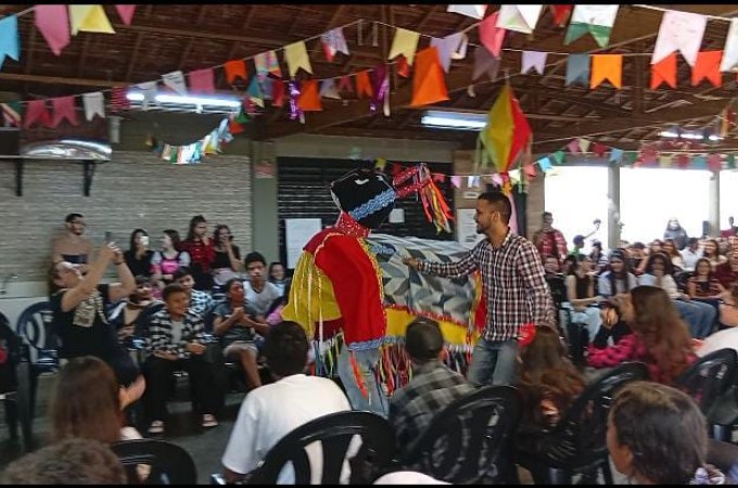 Escola ngelo Martino promoveu Imerso Cultural em Arte e Literatura