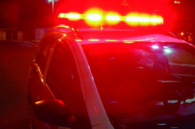 Homem � preso ap�s confus�o e desacato na Vila Sim�es