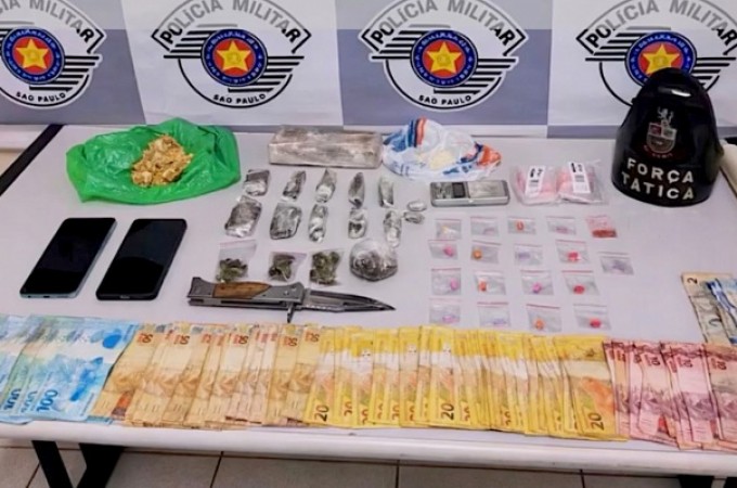 Pol�cia prendeu 3 com ecstasy, crack e R$ 7 mil em opera��o 