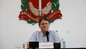 tarcisio-sanciona-lei-que-inclui-hino-nacional-em-escolas