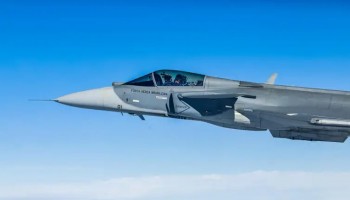 gaviao-peixoto-embrear-produziu-primeiro-caca-gripen-do-brasil