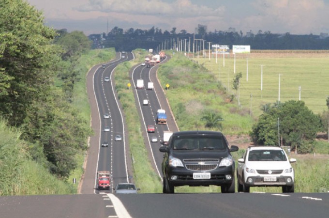 Multas por farol apagado em rodovia na regio de bauru crescem 350%