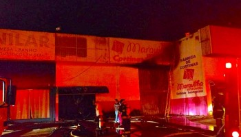 incendio-destroi-fabrica-de-cortinas