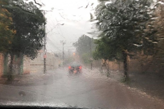 Inmet divulga alertas de chuva forte para Ibitinga e regio