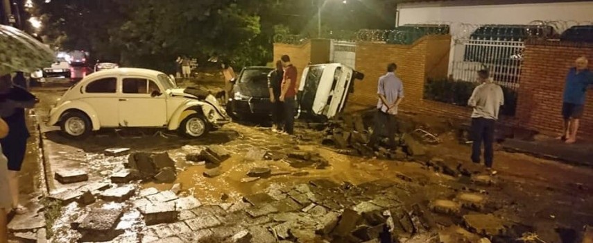chuva-desabrigou-47-pessoas-e-destruiu-4-casas-em-itapolis