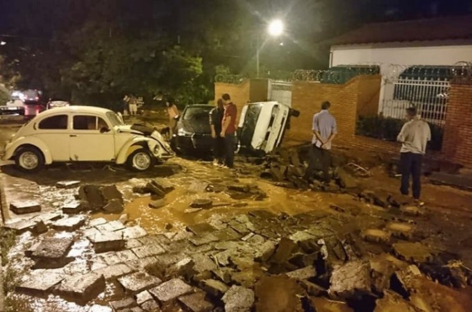 Chuva desabrigou 47 pessoas e destruiu 4 casas em Itpolis