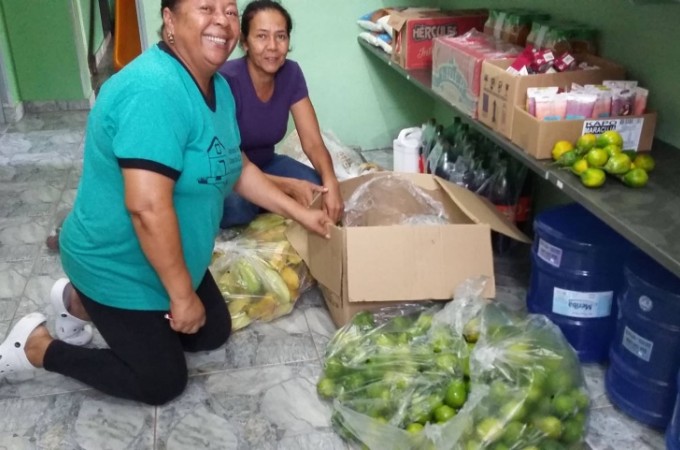Entidades recebem doaes de alimentos arrecadados pelo Sesc