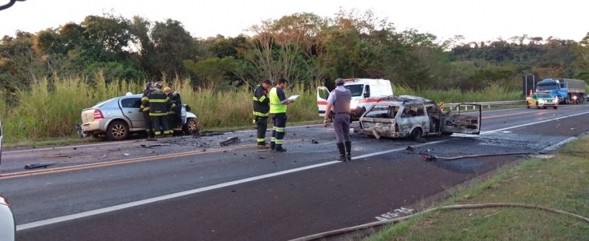 motoristas-morrem-em-batida-frontal-na-rodovia-jau--bocaina