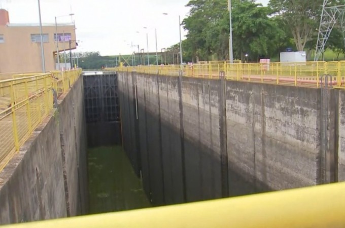 Eclusas voltam a funcionar no Rio Tiet aps quase um ms fechadas 