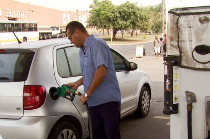 Procon pede explicaes ao Sincopetro sobre preo alto do etanol