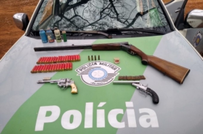 Polcia Ambiental apreende armas e munies em Bariri