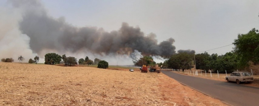 area-rural-em-tabatinga-e-atingida-por-incendio