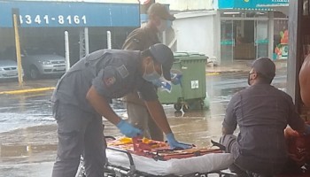 mulher-e-esfaqueada-em-praca-foi-socorrida-nao-resistiu-e-morreu