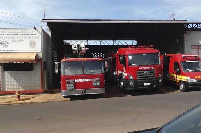 Bombeiros ajudaram salvar recm-nascido  no Jd. Sto Antnio