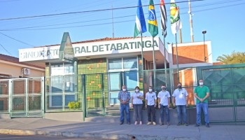 extensao-de-base-do-sindicato-rural-em-tabatinga-hasteia-bandeiras