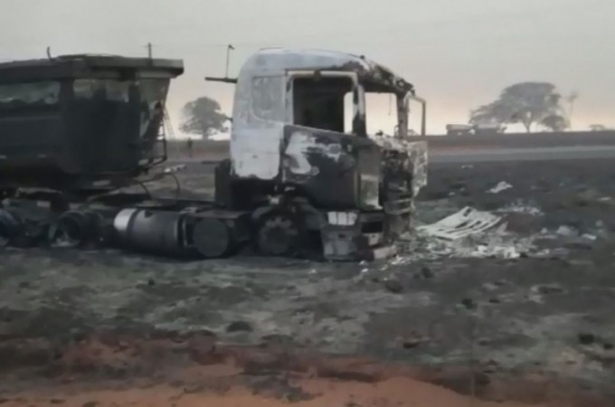 SP-304: Trs veculos foram atingidos em incndio em rodovia