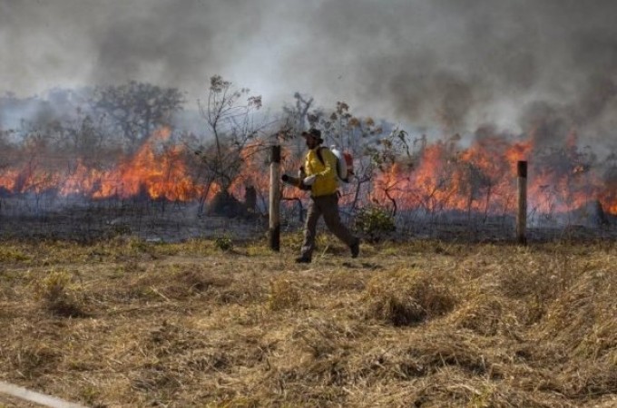 Ibitinga: Limpar terreno com fogo pode gerar multa de at R$ 1,2 mil