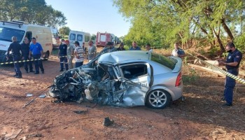 borborema-batida-entre-carro-e-caminhao-deixa-2-feridos-em-rodovia