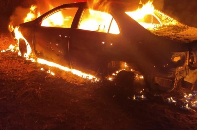 Nova Europa: Polcia investiga carro incendiado e com marcas de tiro