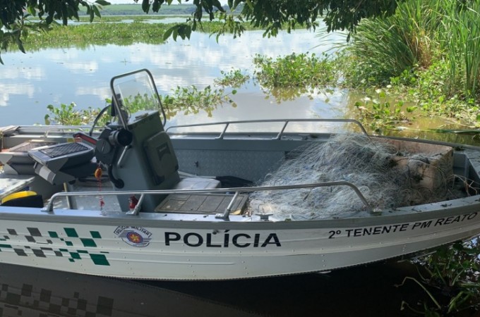 PM Ambiental flagra pescador com rede no Rio Tiet