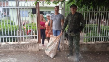 pm-flagra-pescadores-em-local-proibido-no-rio-tiete