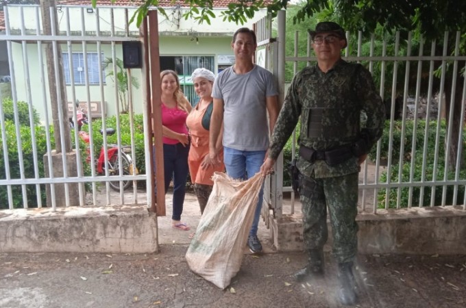 PM flagra pescadores em local proibido no Rio Tiet