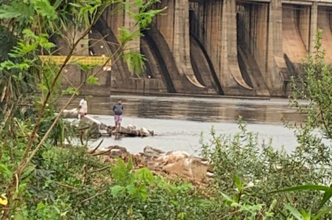 PM Ambiental aplica multa por pesca irregular no rio Tiet