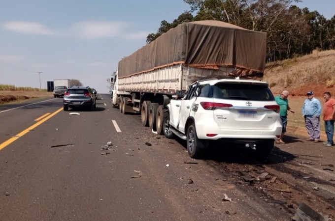 Empresrio morreu ao bater na traseira de carreta em na SP-333