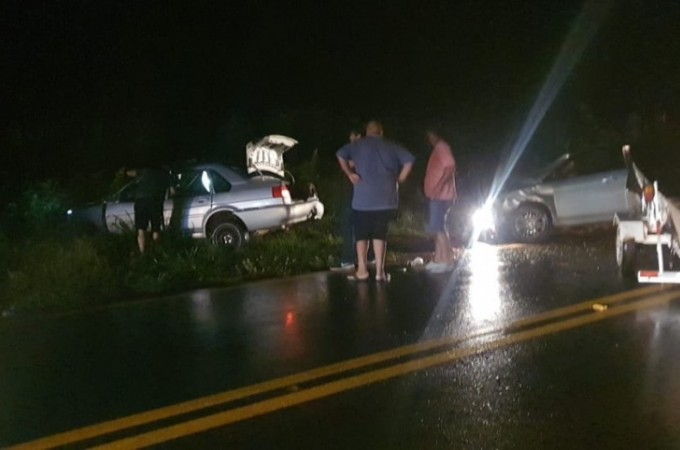 Itpolis: Coliso frontal mata duas pessoas em rodovia