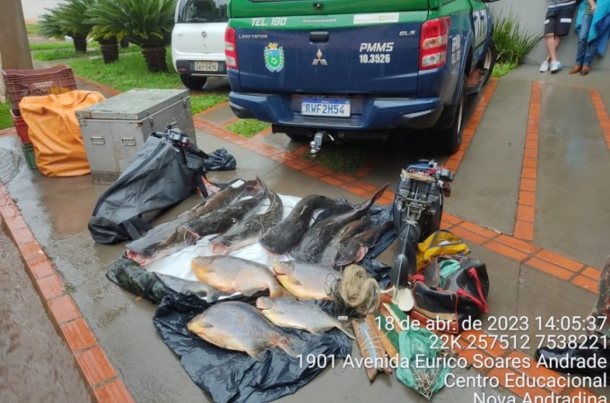  Quatro pescadores de Ibitinga so presos com 88 kg de pescado ilega