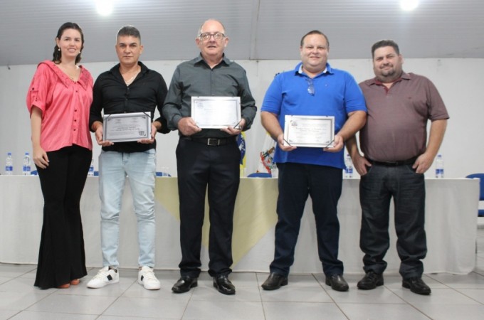 Vereadores homenagearam cidados com ttulos