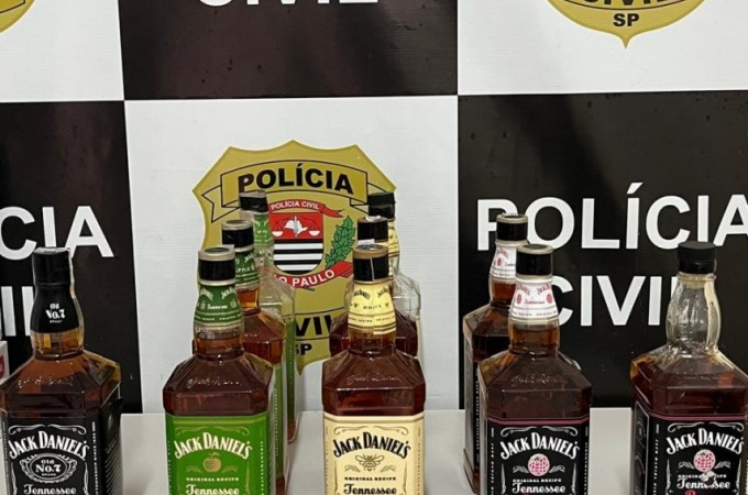 Polcia Civil prende donos de adegas com bebidas falsificadas