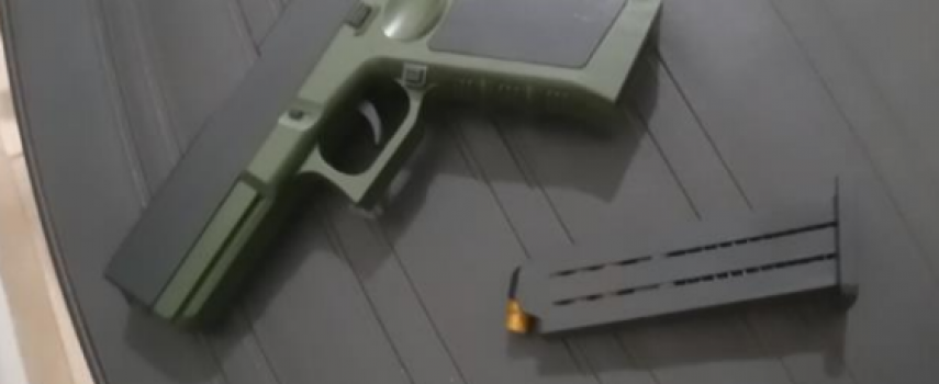 pm-apreende-simulacro-de-arma-de-fogo-em-posto-de-combustiveis