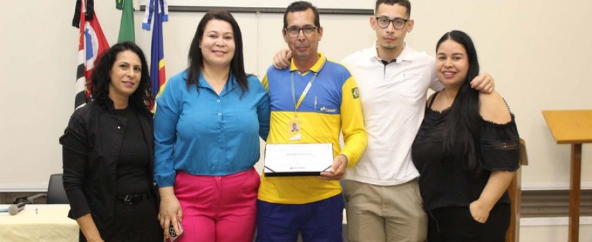 carteiro-recebeu-diploma-de-honra-ao-merito