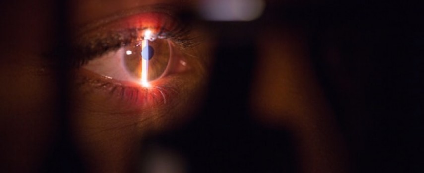 entenda-como-metanol-destroi-o-nervo-optico-e-pode-causar-cegueira