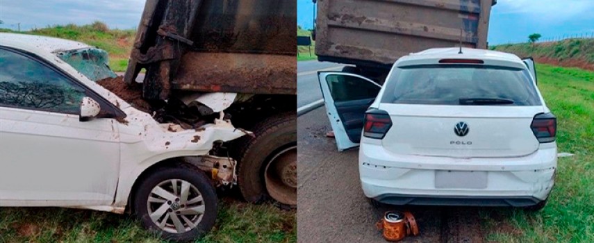 borborema-carro-bate-em-caminhao-e-deixa-1-pessoa-morta-e-3-feridas