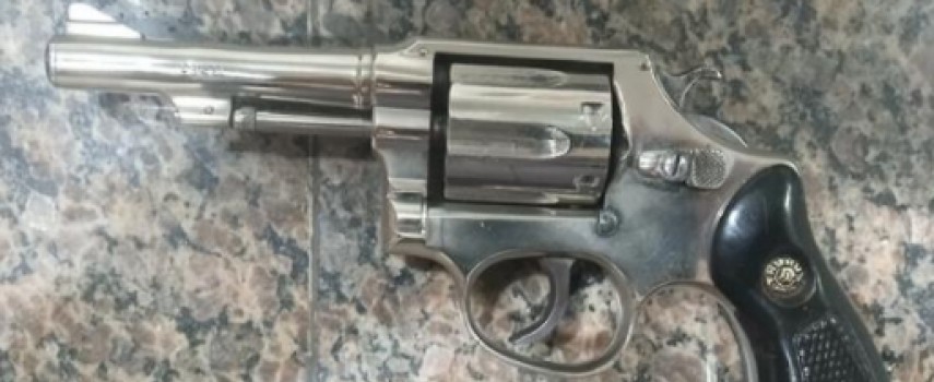 pm-prendeu-homem-com-arma-de-fogo-em-bar