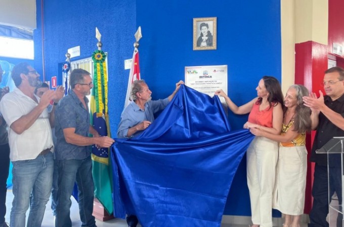 Escola Francisca Sim�es foi reinaugurada