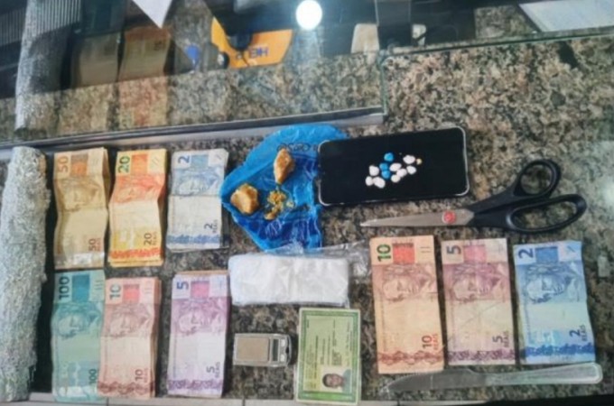 PM prendeu 2 homens com crack na Vila Maria