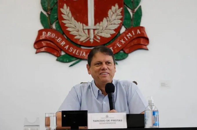 Tarc�sio sanciona lei que inclui hino nacional em escolas