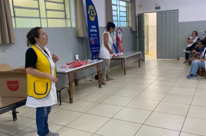 Lions Club promoveu palestra sobre sa�de bucal para alunos da APAE